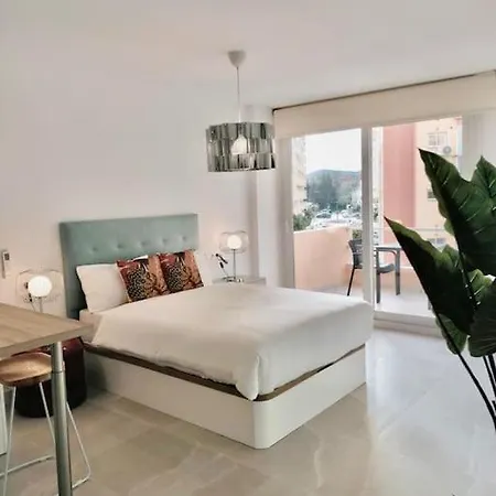 Veramar - Terrace, Pool & Parking By 10tosea Апартаменти Фуенхірола